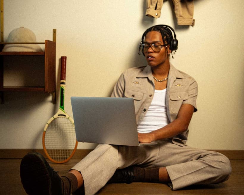 A Canadian man, researching his purchases online, wonders if he should accept cookies or not from websites.