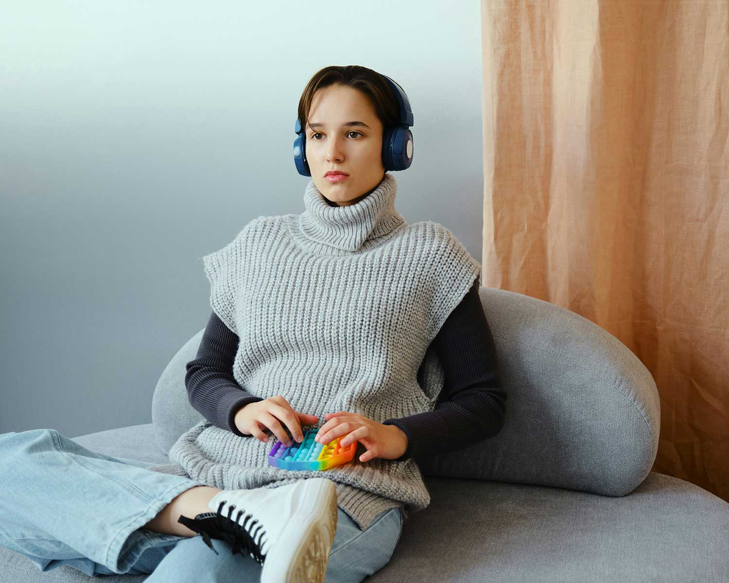 A Canadian with ADHD sitting down to clam her mind before getting ready to manage her financies.